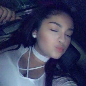 Meet your Posher, Kelli